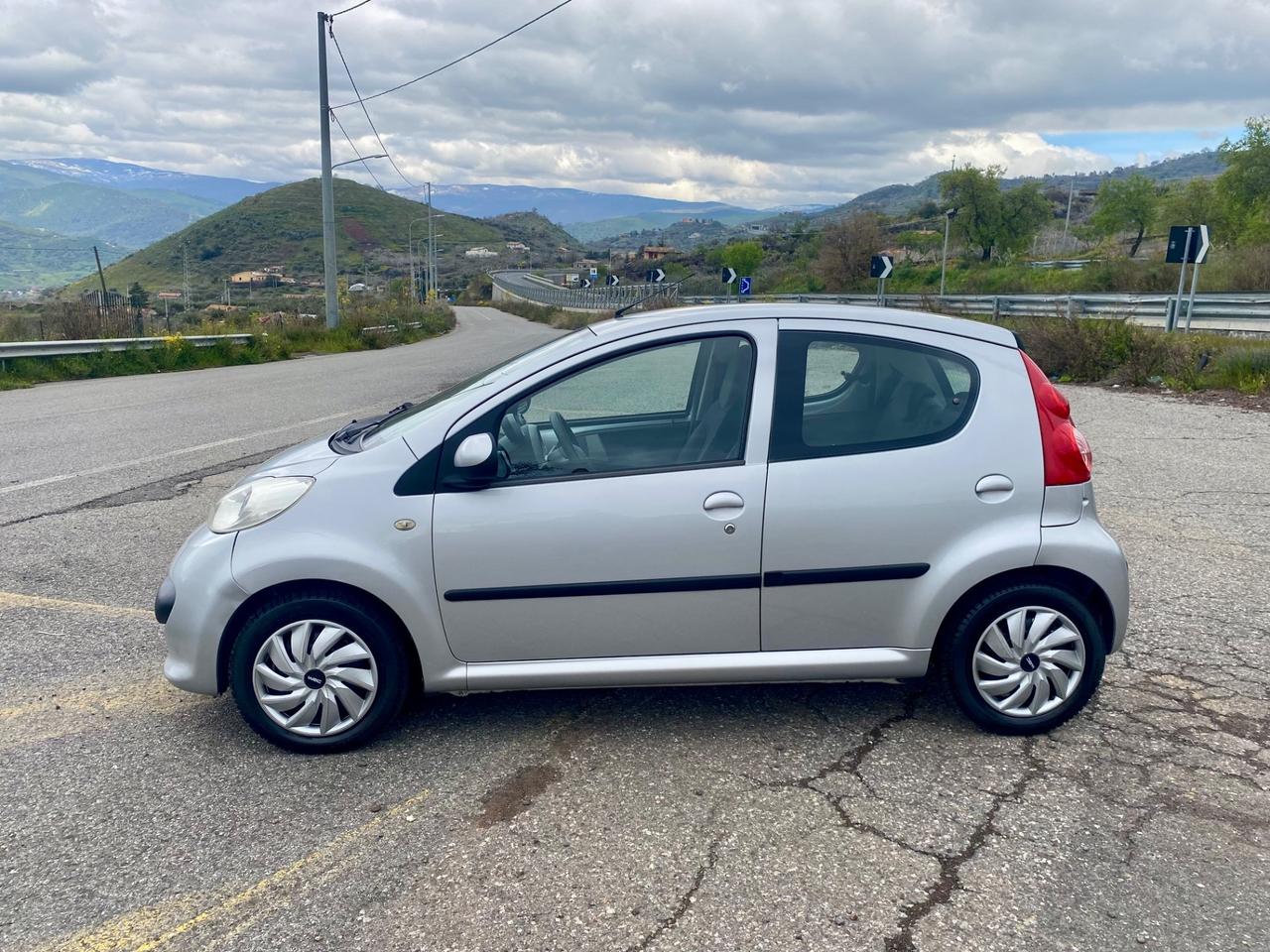 Peugeot 107 1.0 68CV 5p. Benzina