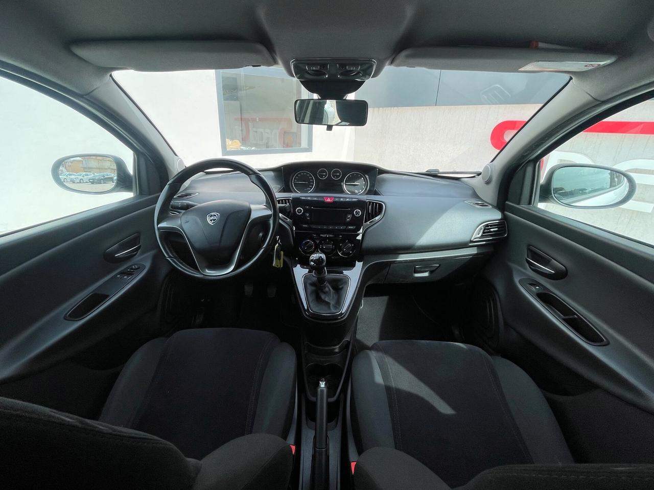Lancia Ypsilon 1.2 69 CV 5 porte S&S Silver
