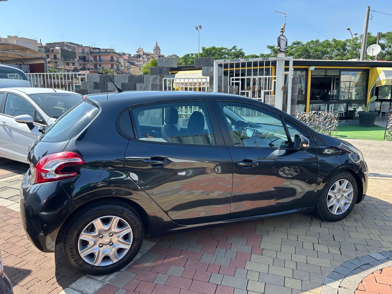 Peugeot 208 1.4 HDi 68 CV 5 porte Active
