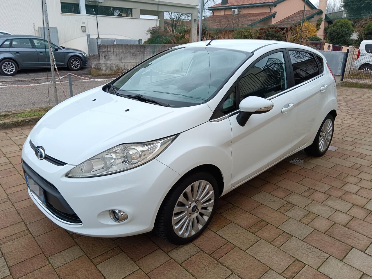 Ford Fiesta 1.4 5 porte Bz.- GPL Titanium