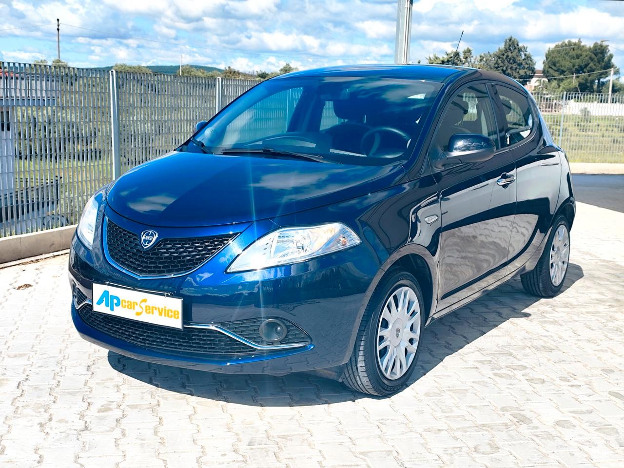 Lancia Ypsilon 1.2 69 CV 5 porte Silver