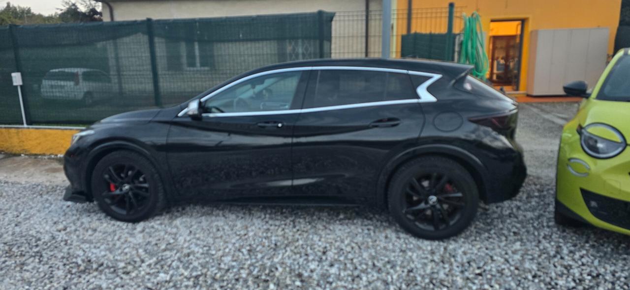 Infiniti Q30 Infinity