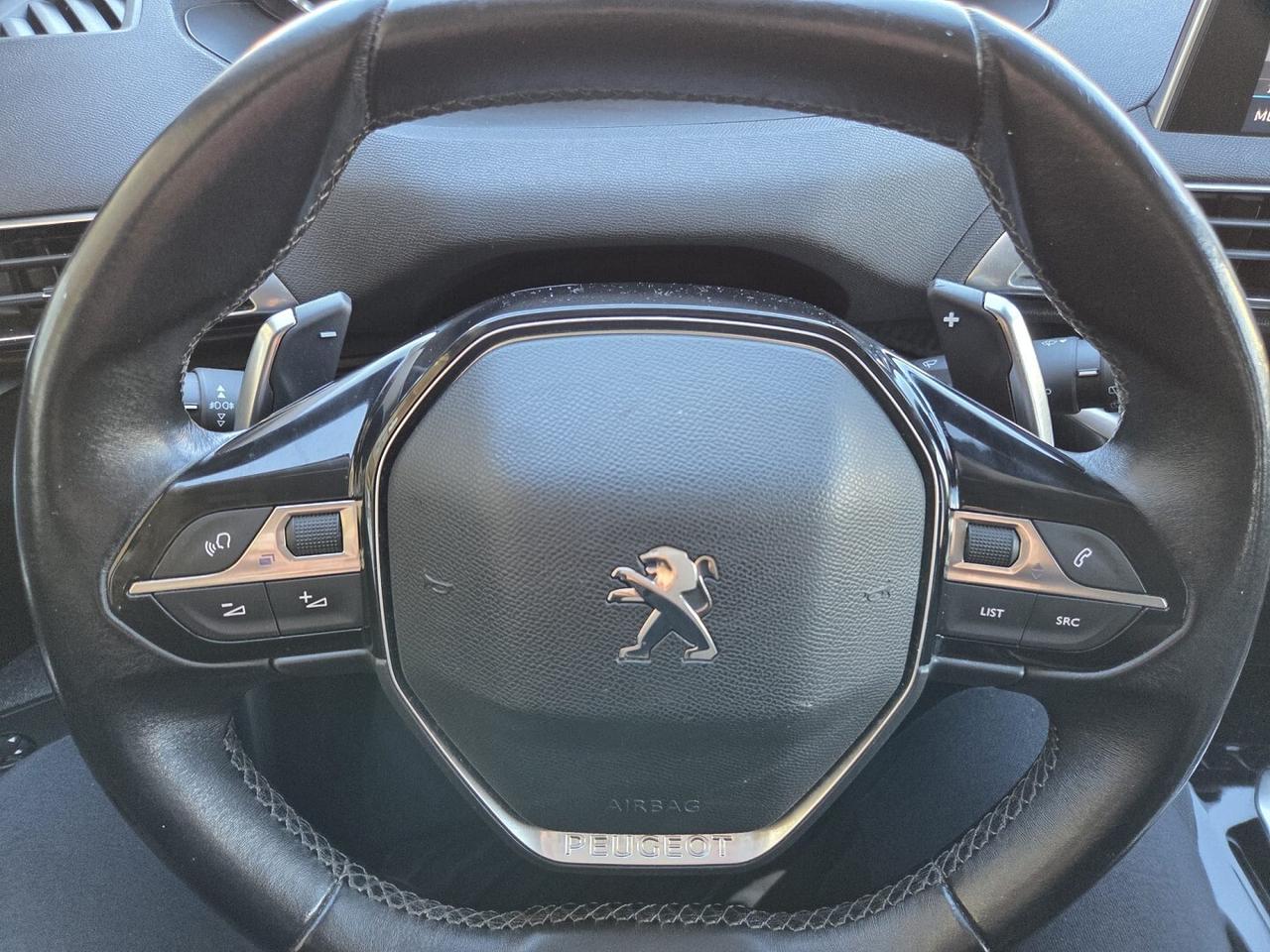 PEUGEOT 3008 PURE TECH TURBO 130CV AUTOM NAV-2018