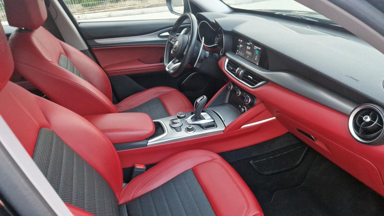 Alfa Romeo Stelvio 2.2 Turbodiesel 190 CV AT8 Sprint Black edition