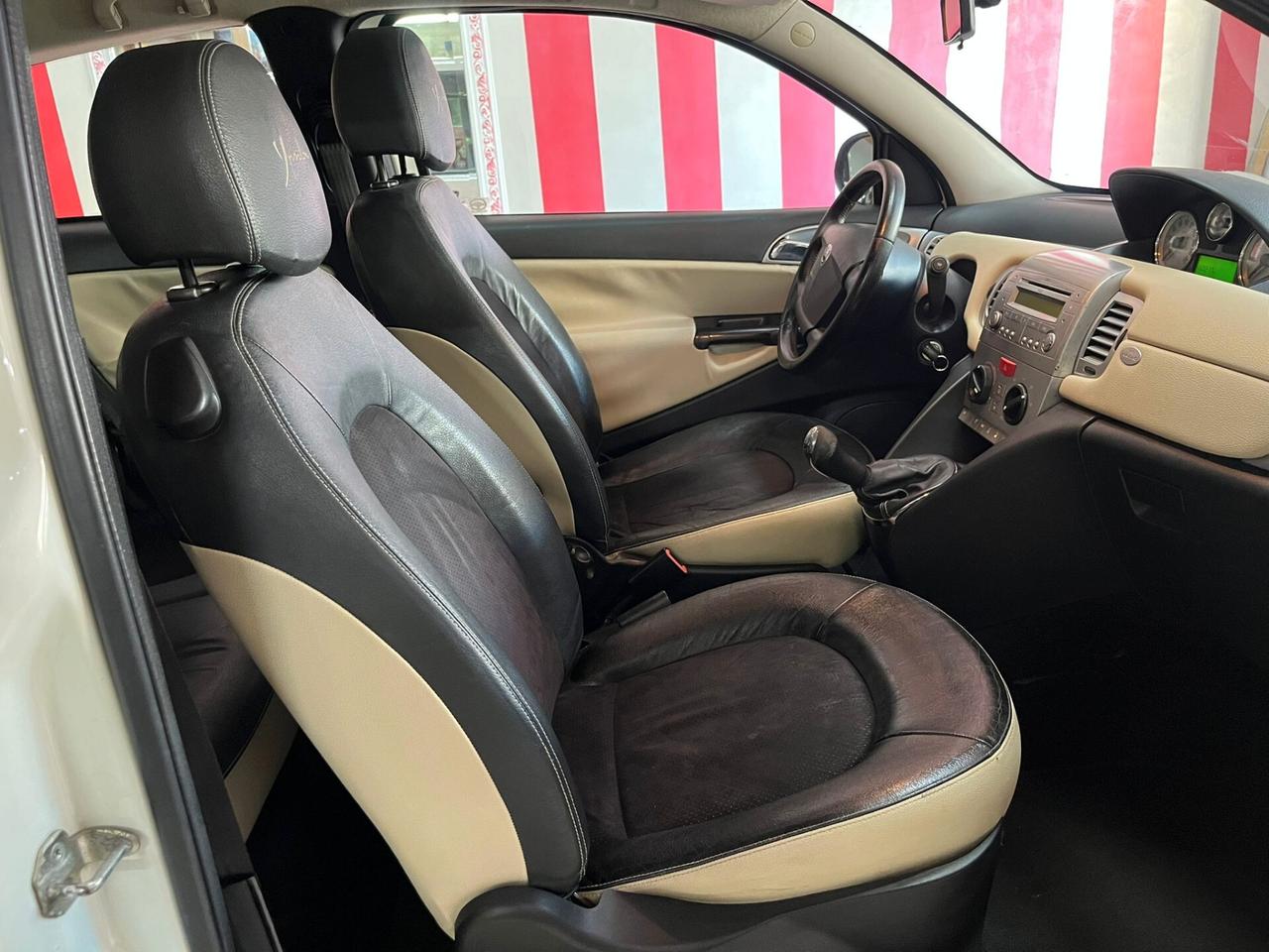 Lancia Ypsilon 1.3 MJT 75 CV Elle