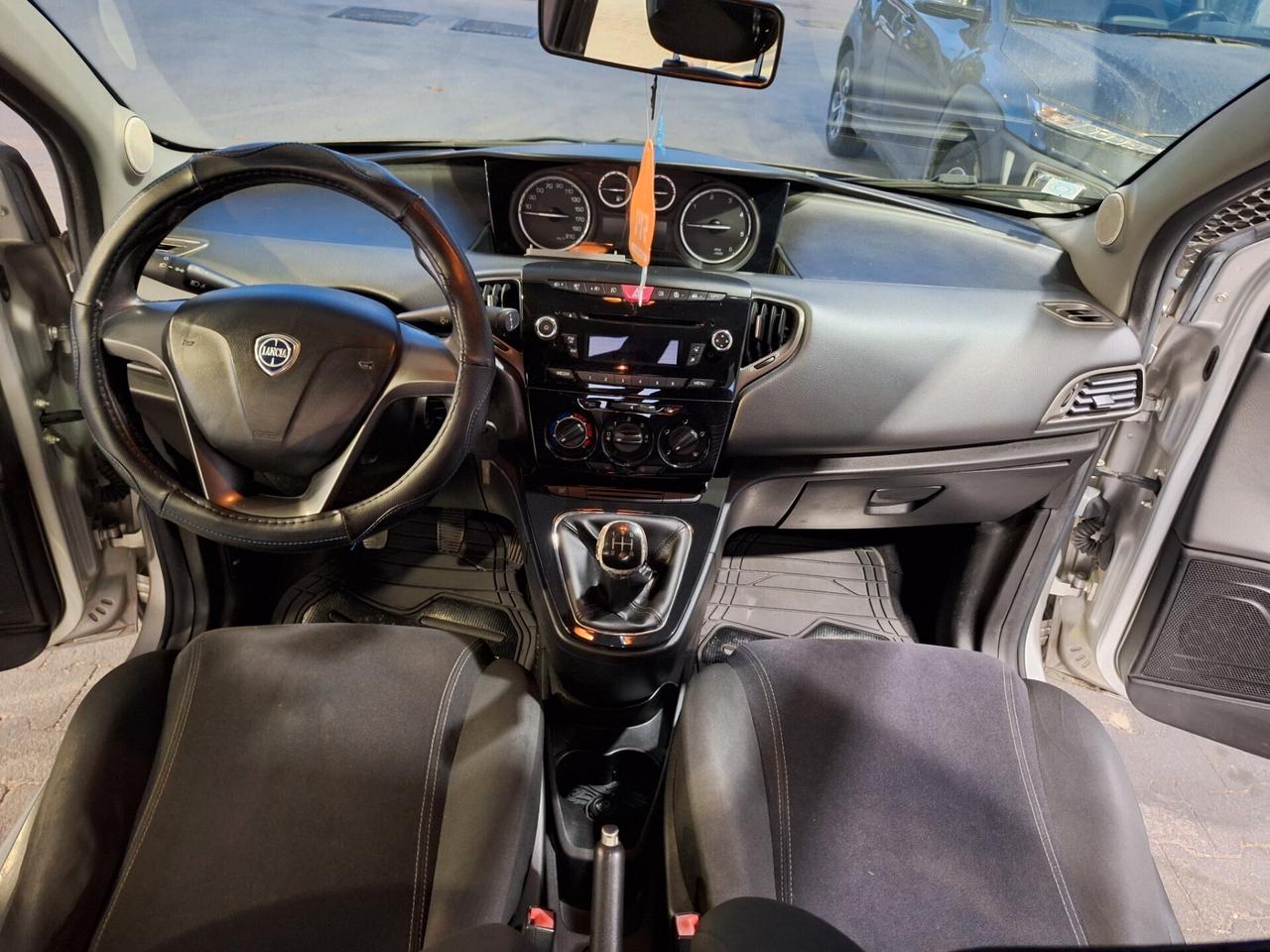 Lancia Ypsilon 1.3 MJT 16V 95 CV 5 porte S&S Platinum NEOPATENTATI CATTENA NUOVA E5B