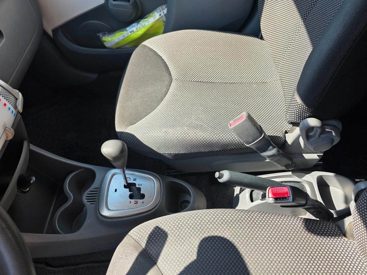 Toyota Aygo 1.0 12V VVT-i 5 porte Sol Connect MMT