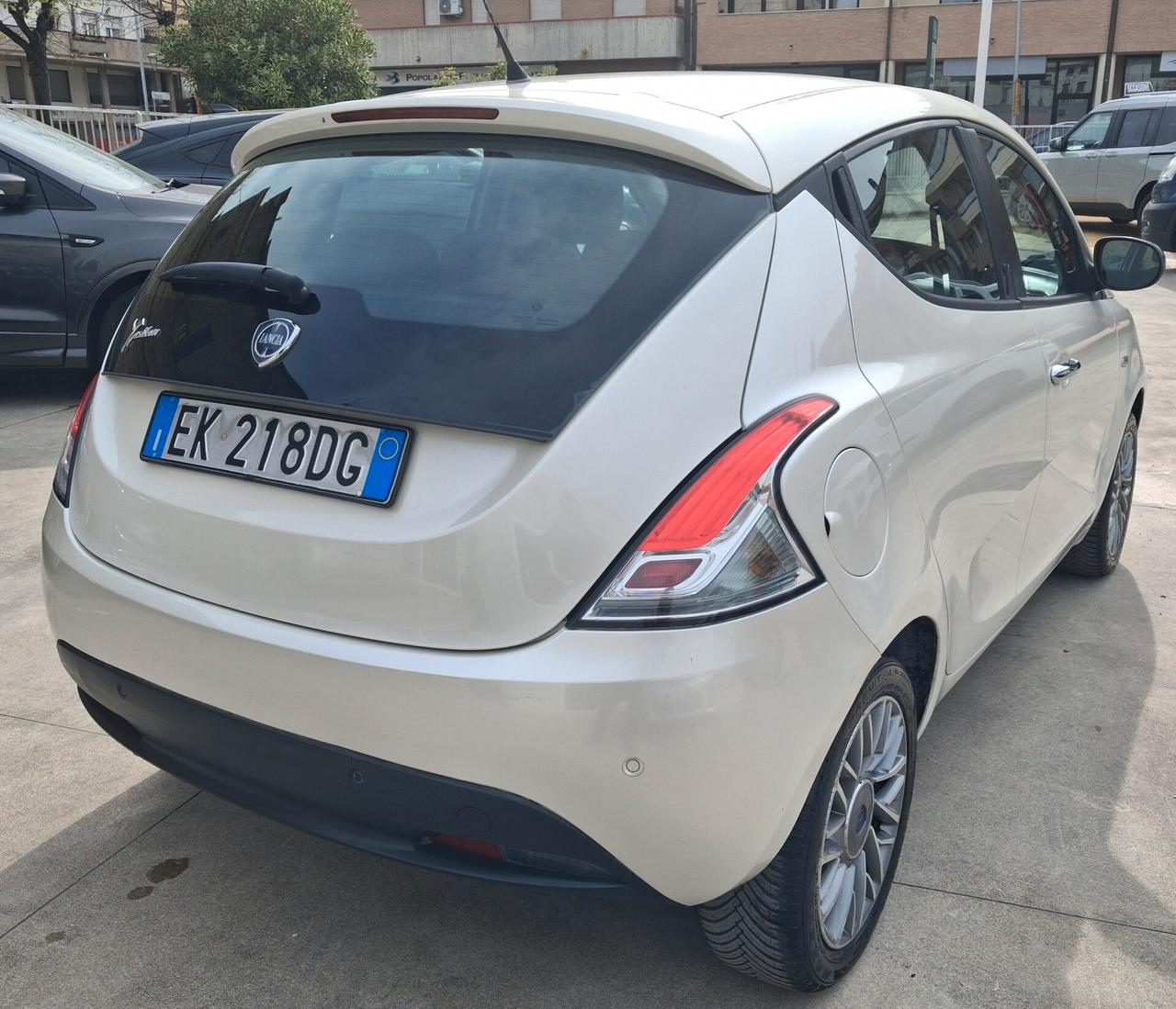 Lancia Ypsilon 0.9 TwinAir 85 CV Cambio Automatico
