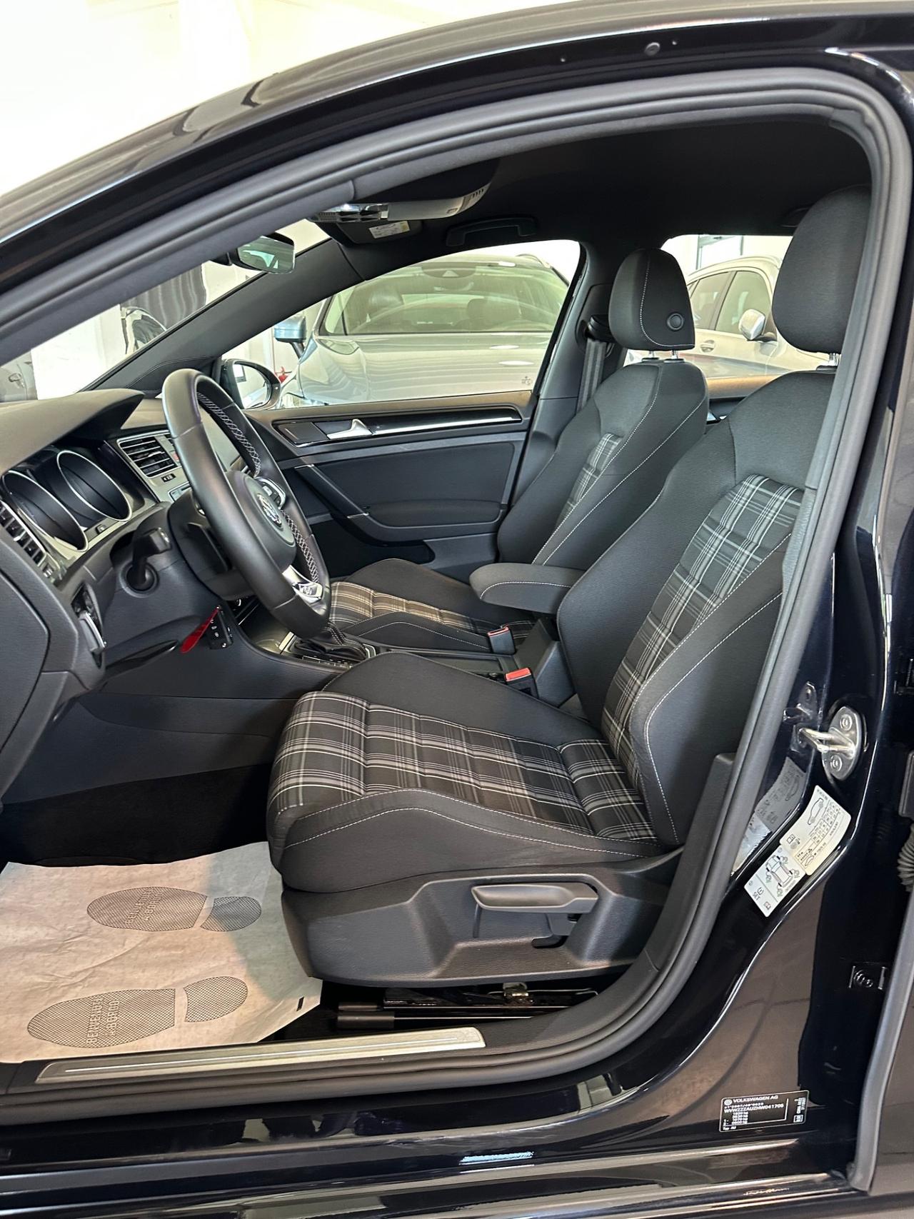 Volkswagen Golf GTD 2.0 TDI DSG 5p. Business BlueMotion Technology