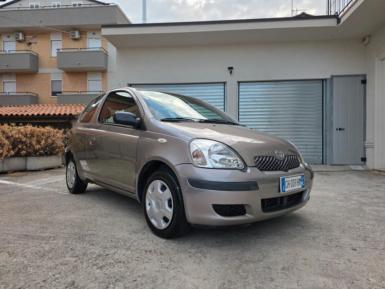 Toyota Yaris 1.0i 16V cat 3 porte