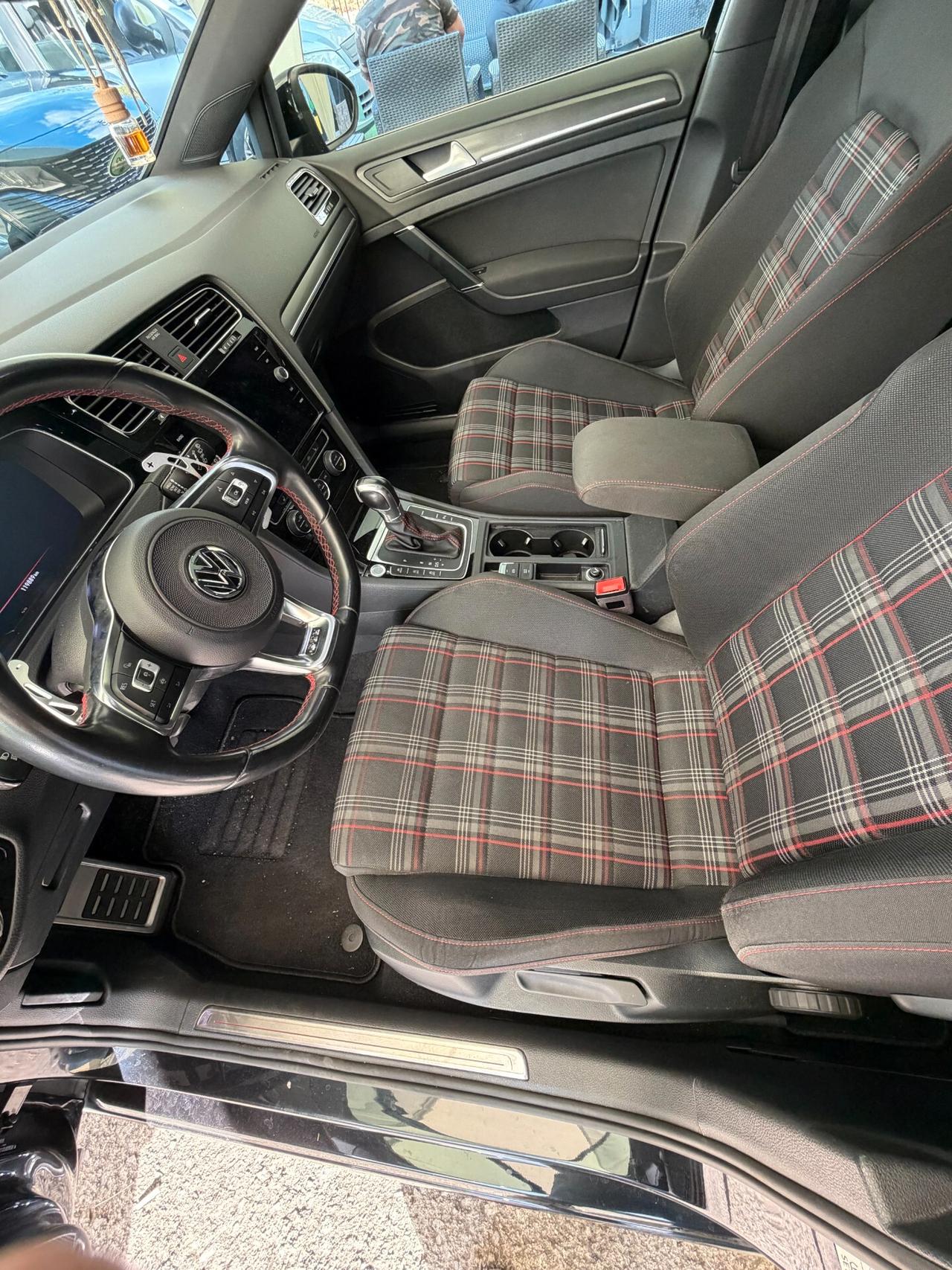 Volkswagen Golf GTI Performance 2.0 245 CV TSI DSG 5p. BMT