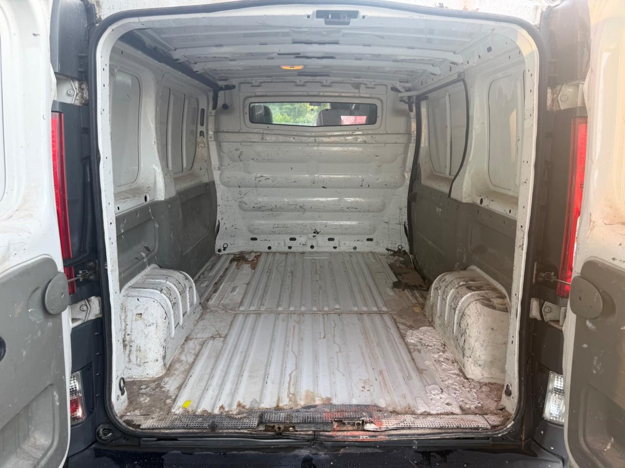Opel Vivaro 2.0 CDTI 2013 - GANCIO TRAINO/PORTAPACHI