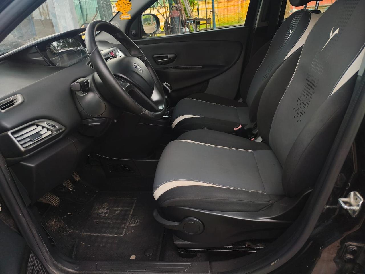 Lancia Ypsilon 1.2 69 CV 5 porte GPL Ecochic Gold