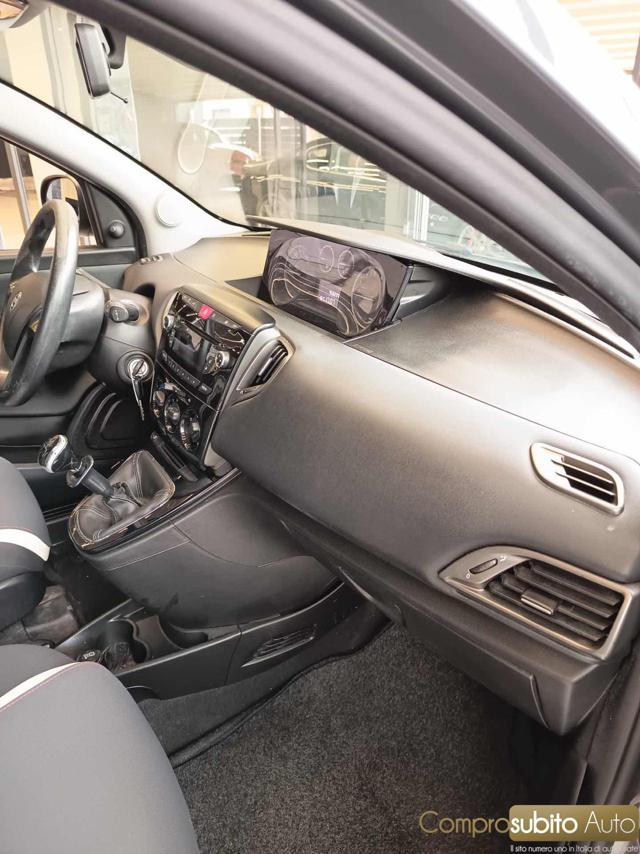 LANCIA Ypsilon 1.2 69 CV 5 porte Gold