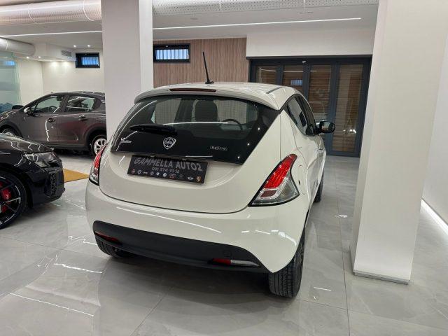 LANCIA Ypsilon 1.0 FireFly 5 porte S&S Hybrid Silver