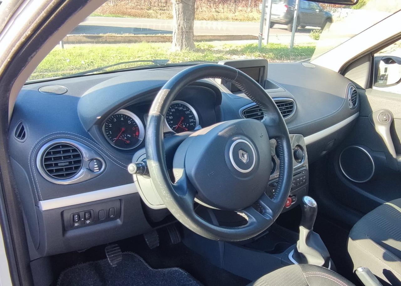 Renault Clio 1.2 16V 5 porte Dynamique