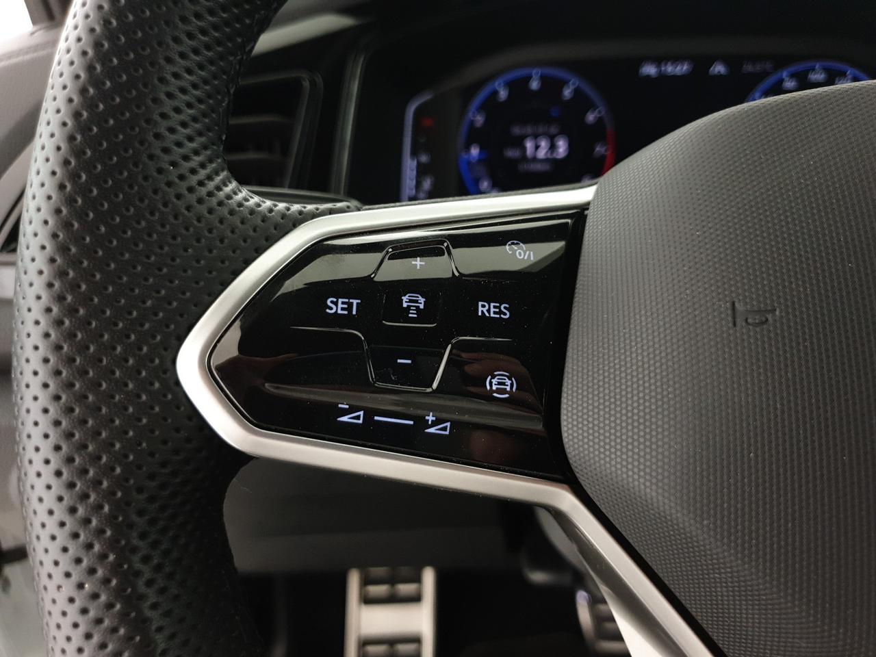 Volkswagen T-Roc 1.5 tsi r-line dsg