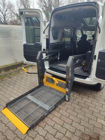 OPEL COMBO 1.4BENZINA 2017 EURO6B PEDANA DISABILI ELETTRICA