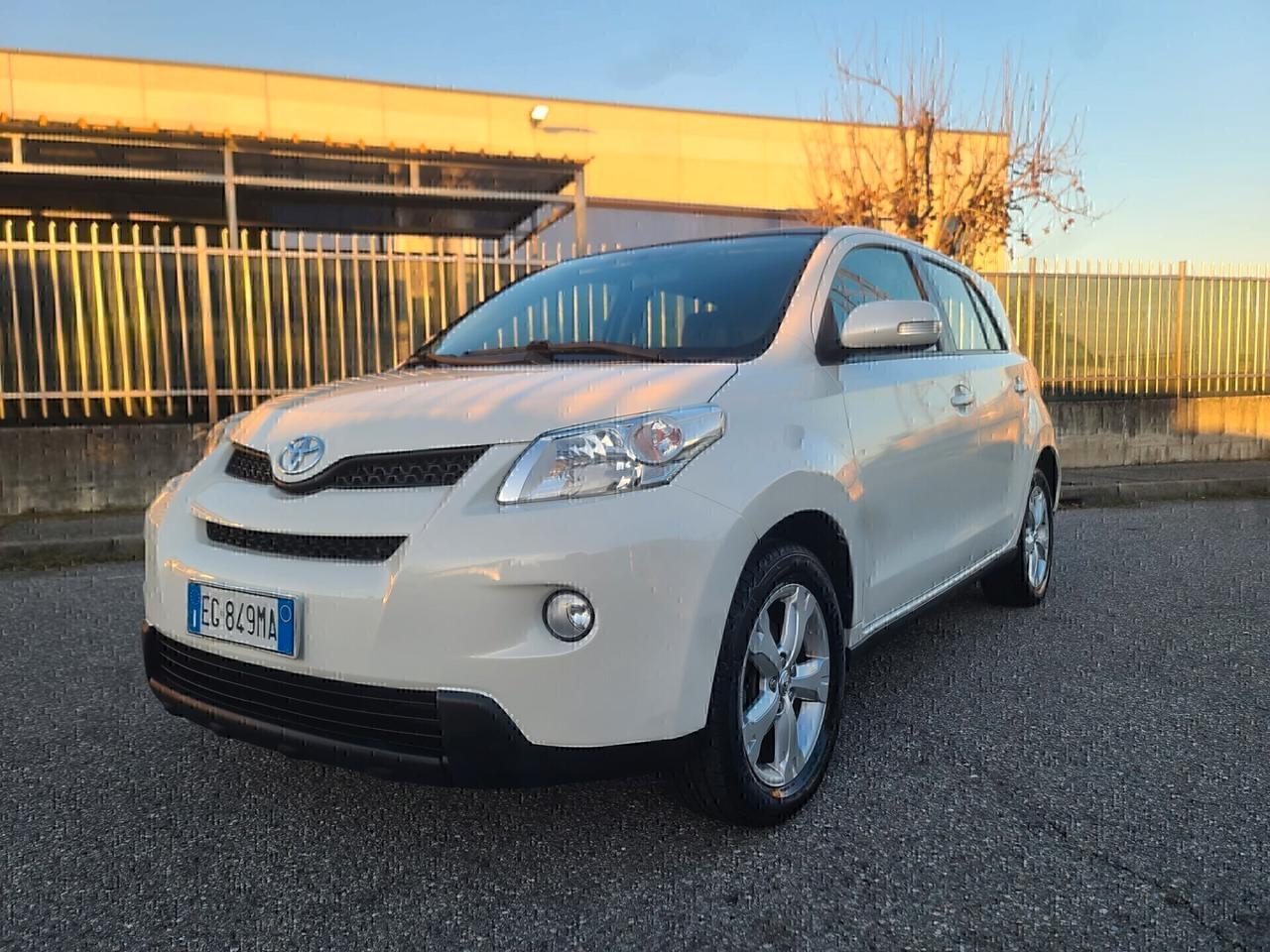 Toyota Urban Cruiser 1.4 D-4D Active 4x4