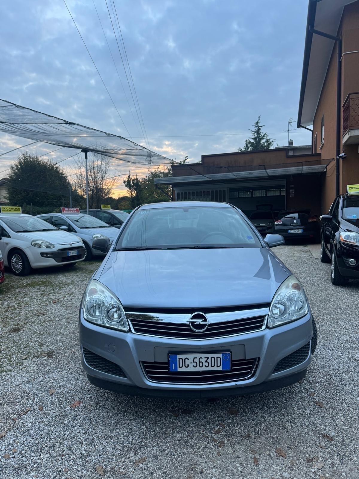 Opel Astra 1.6 16V VVT 5 porte Enjoy