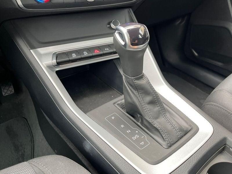 Audi Q3 35 1.5 tfsi Business Advanced s-tronic