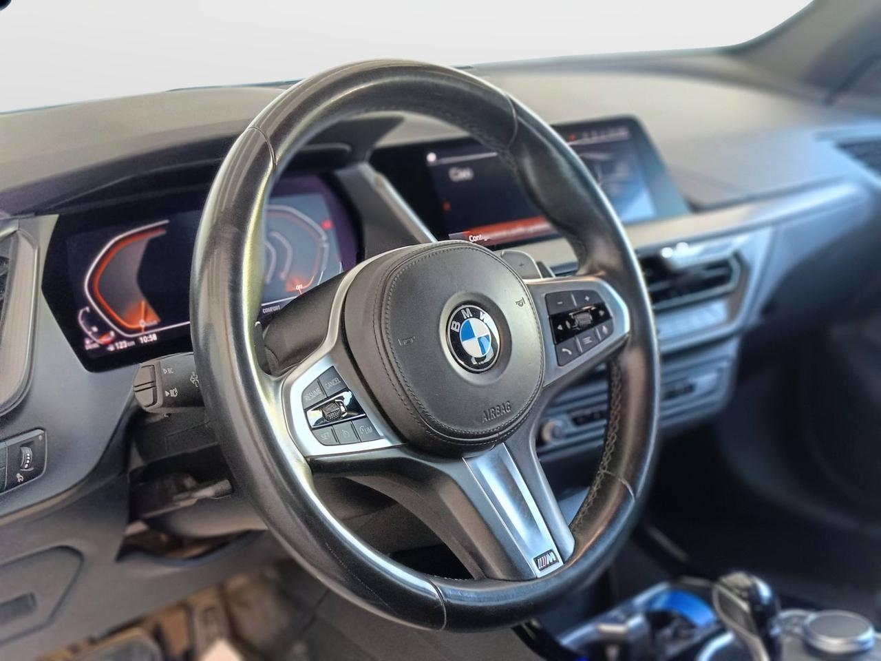 BMW Serie 1 F40 - 118d Msport auto