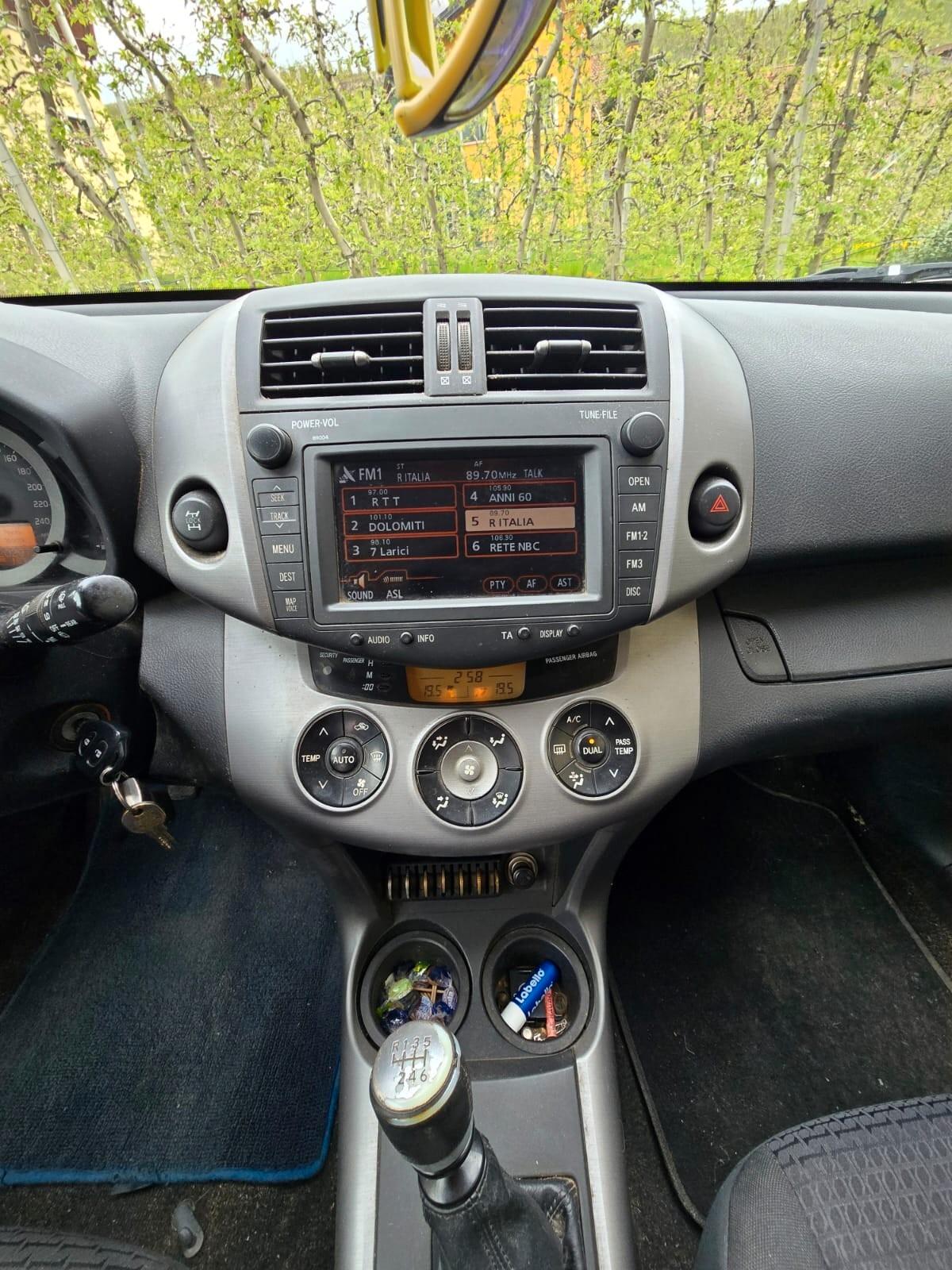Toyota RAV 4 RAV4 Crossover 2.2 D-4D 136 CV Sol