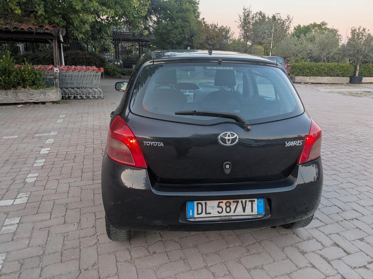 Toyota Yaris 1.0 5 porte