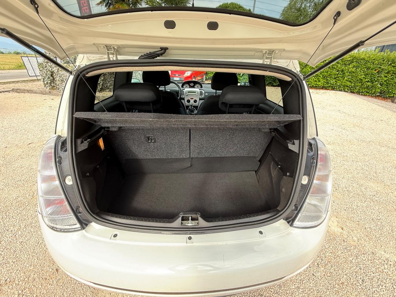 Lancia Ypsilon 1.4 16V MomoDesign