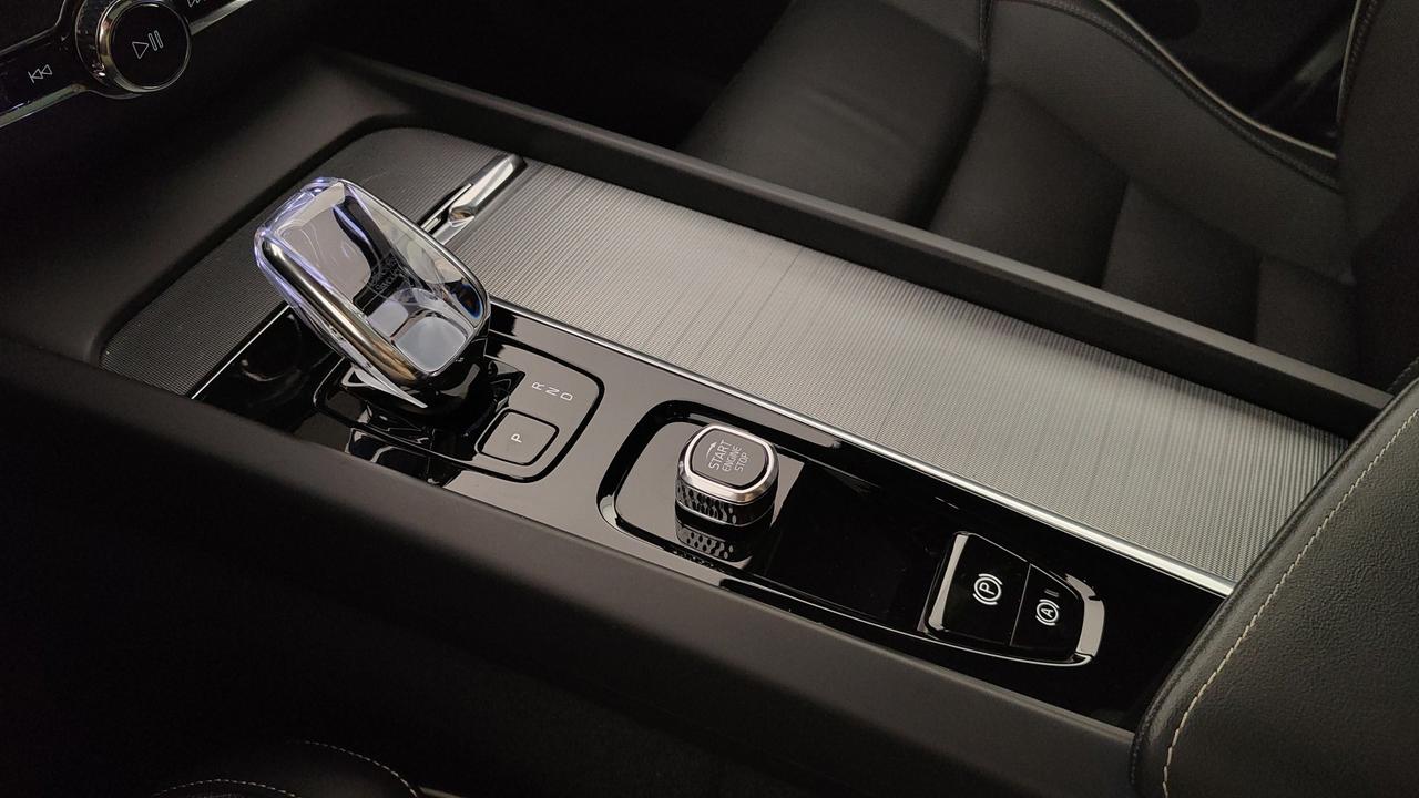 VOLVO XC60 2.0 t6 phev Plus Dark awd auto