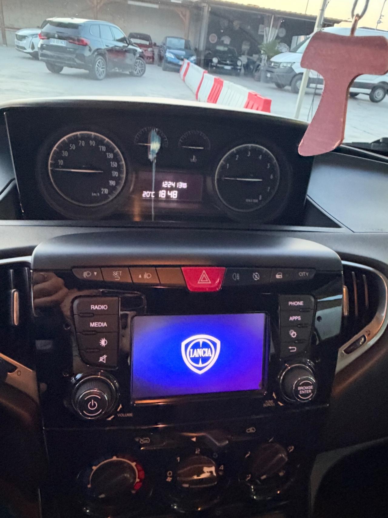 Lancia Ypsilon 1.2 69 CV 5 porte GPL Ecochic Platinum