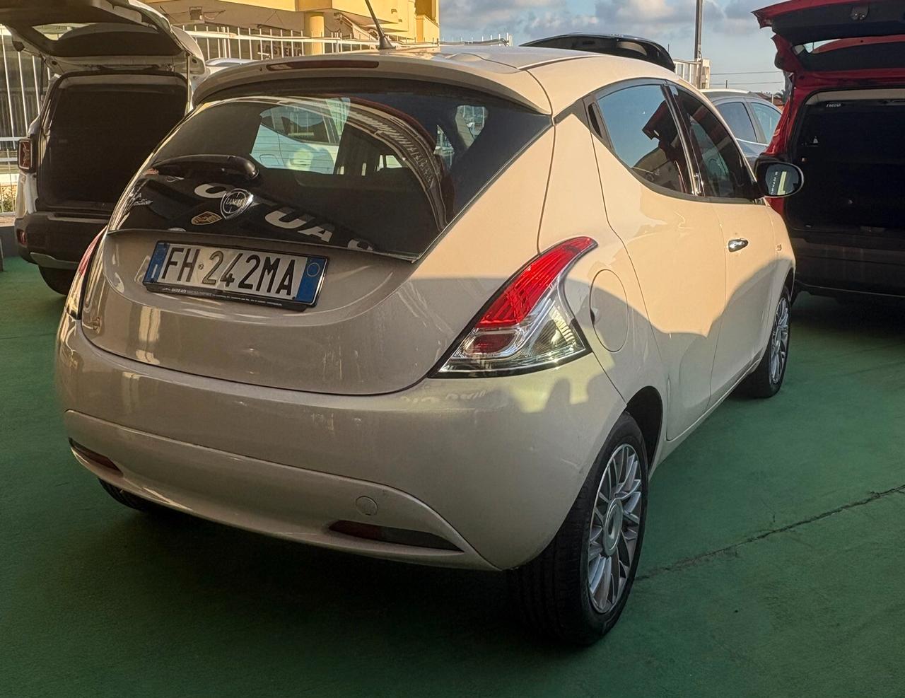 Lancia Ypsilon 1.2 69 CV 5 porte Gold