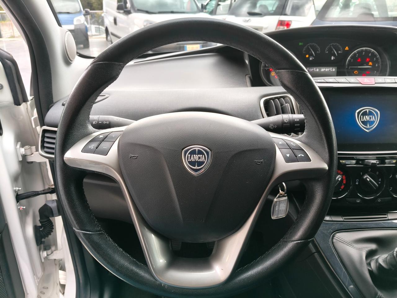 Lancia Ypsilon 1.0 FireFly 5 porte S&S Hybrid Ecochic Gold