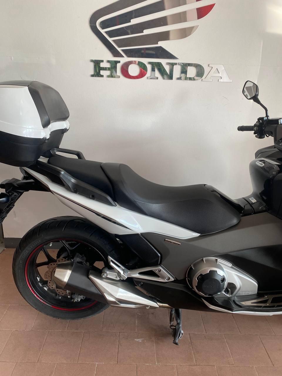 Honda Integra 750 s