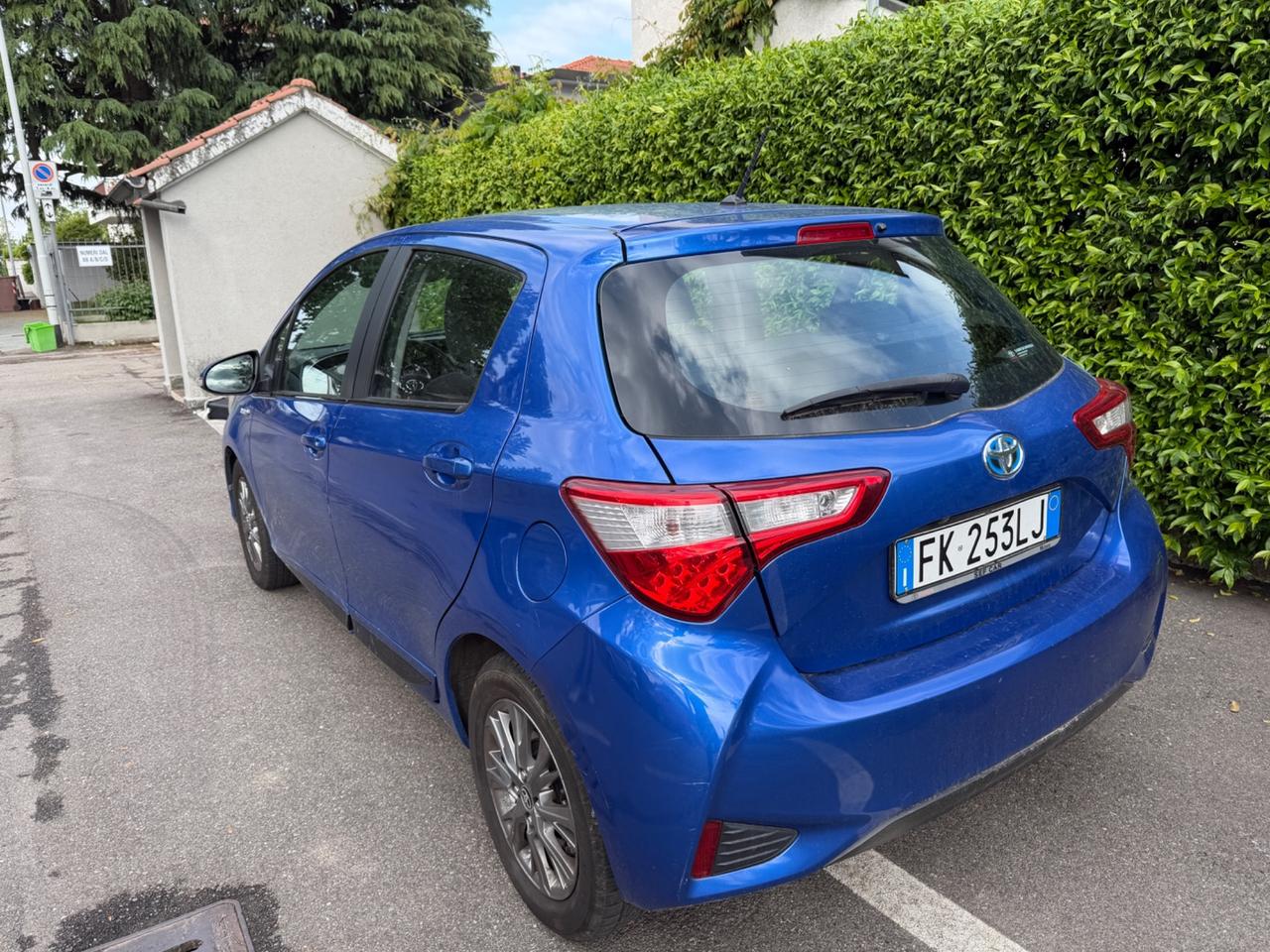 TOYOTA YARIS 1.5 BENZINA-IBRIDA AUTOMATIC EURO6B NEOPATENTATI