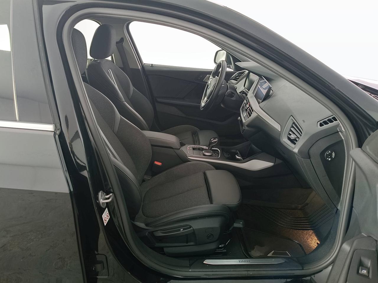 BMW Serie 1 F40 - 118i Business Advantage 140cv auto