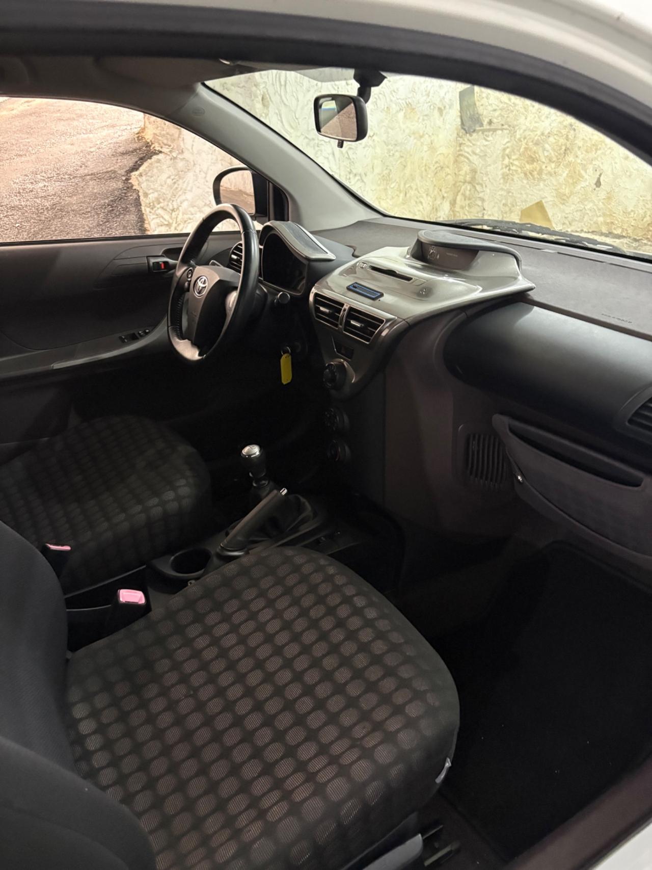 Toyota iQ 1.0
