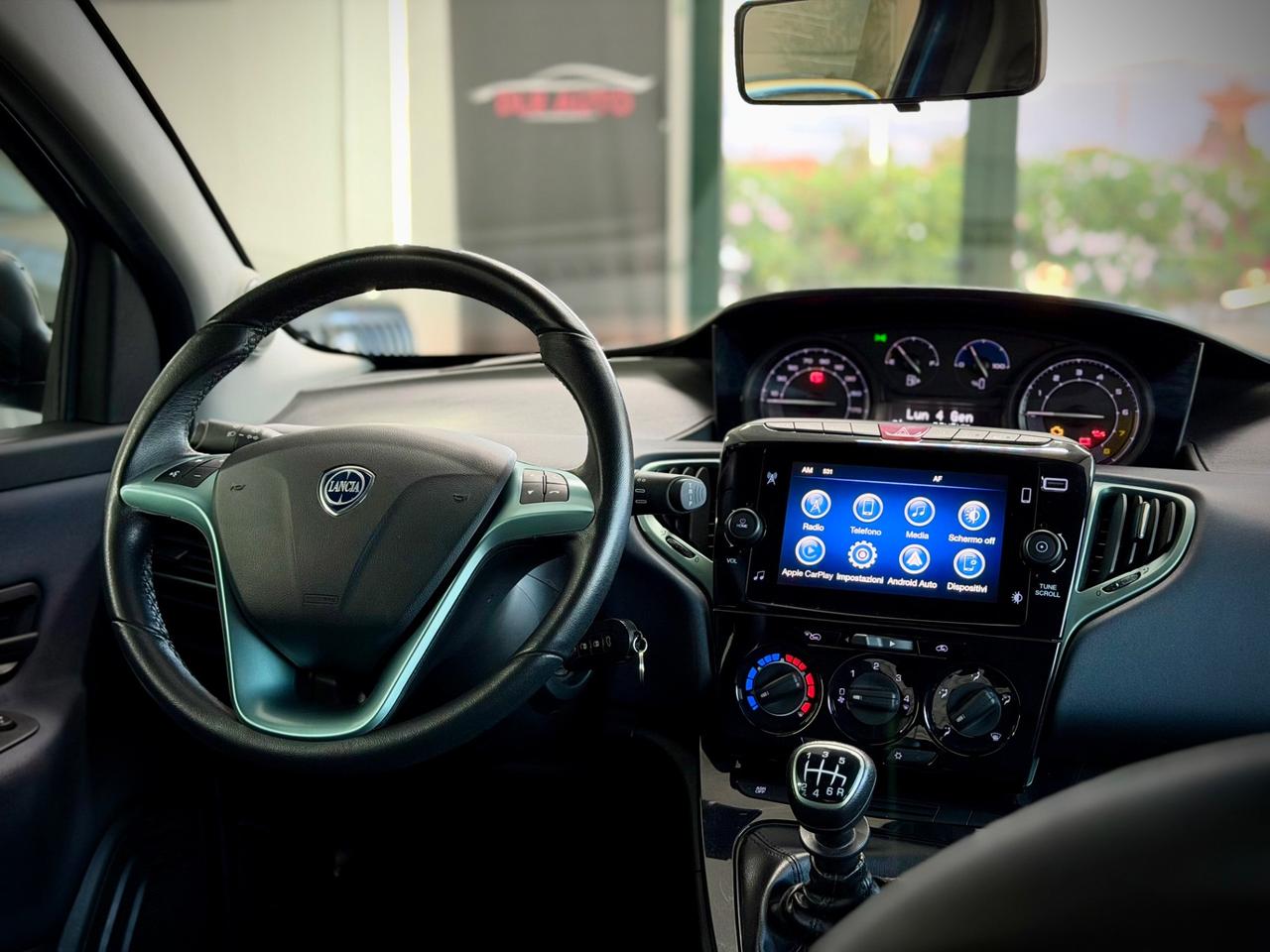 Lancia Ypsilon 1.0 FireFly 5 porte S&S Hybrid Gold