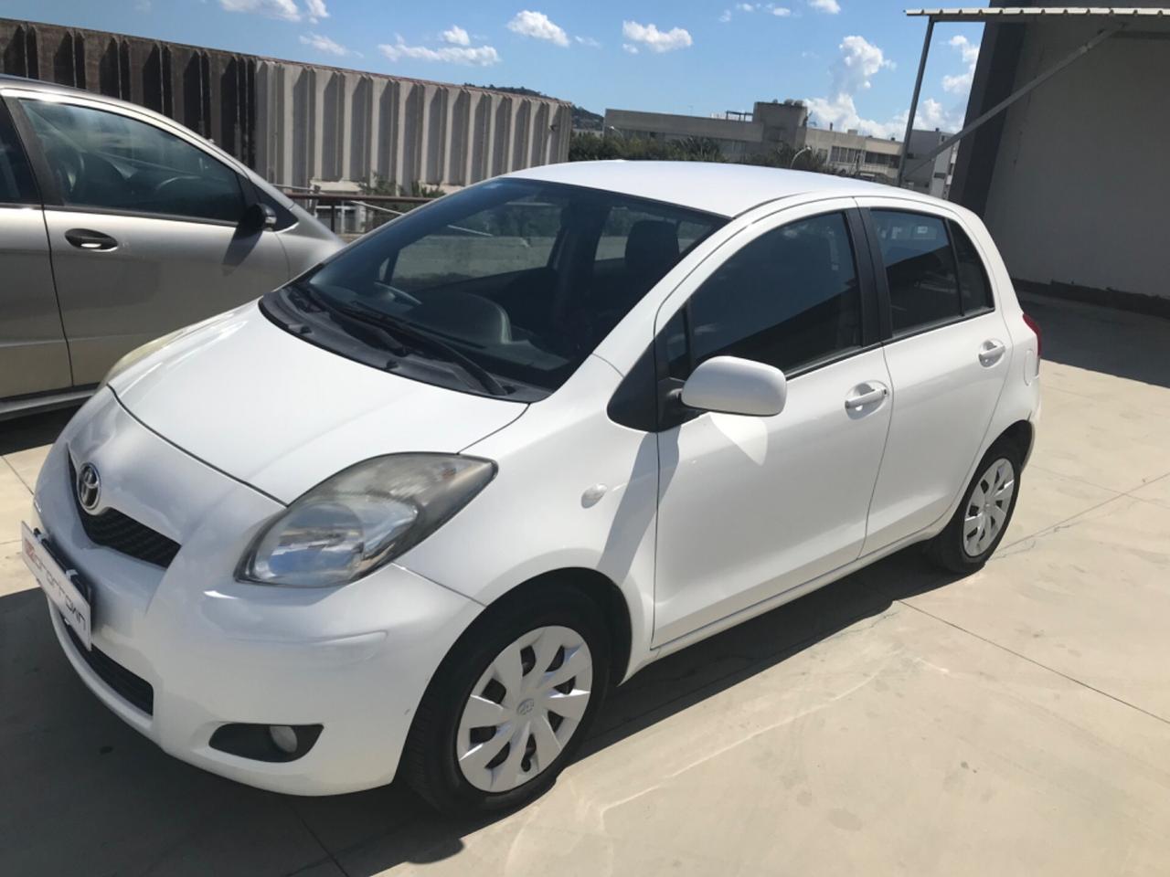 Toyota Yaris 1.3 5 porte Sol