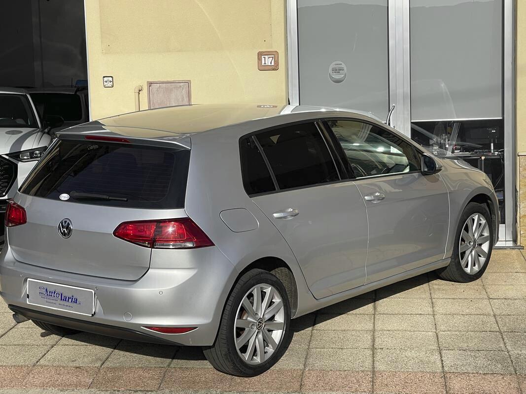 Volkswagen Golf 1.6 TDI 110 CV 5p. Comfortline BlueMotion Technology Cerchi lega da 17 – sensori park anteriore e posteriore – vetri privacy-clima bi/zona