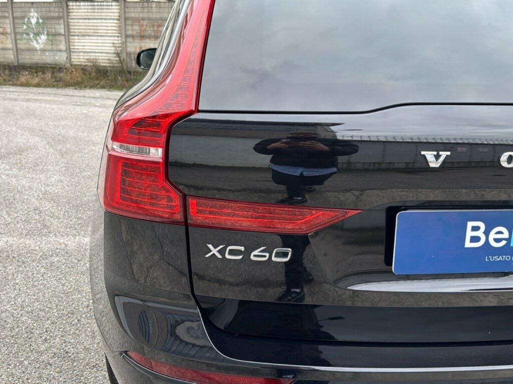 Volvo XC60 2.0 B4 Momentum Pro AWD Auto