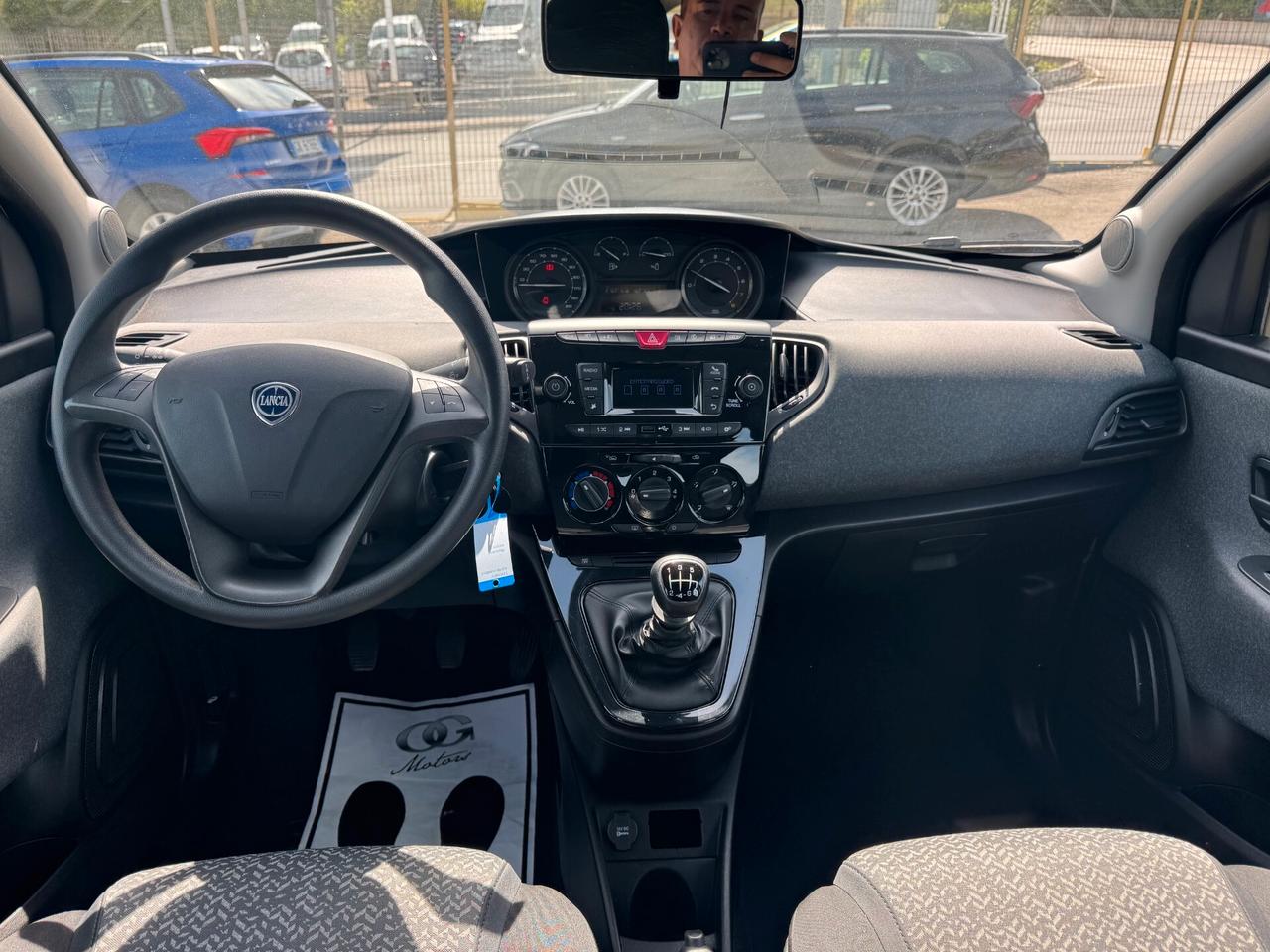 Lancia Ypsilon 1.0 FireFly 5 porte S&S Hybrid Silver Plus