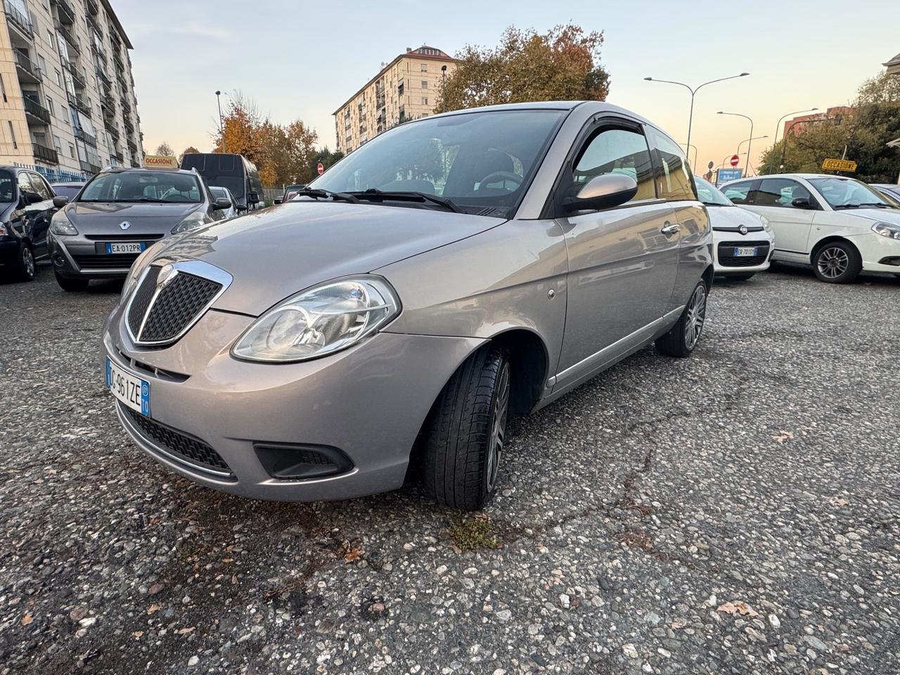 Lancia Ypsilon 1.4 Platino