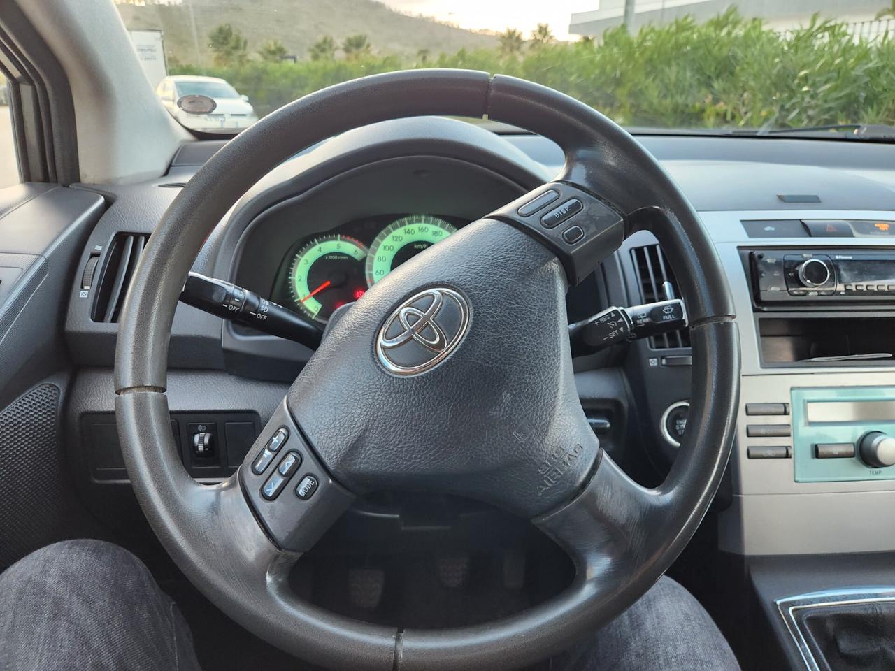 Toyota Corolla Verso 2.2 16V D-4D Sol