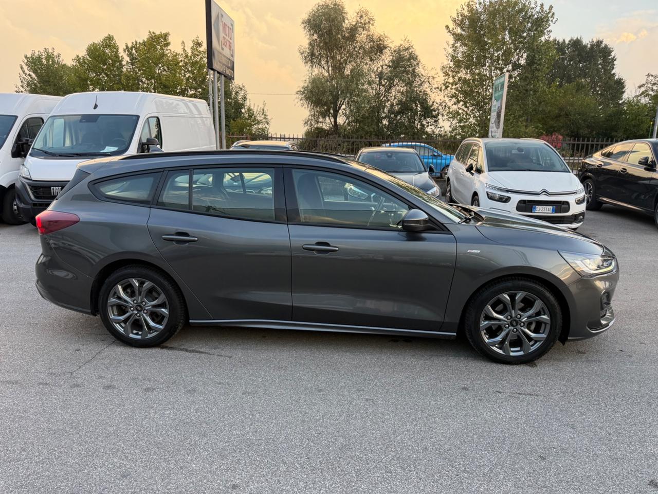 Ford Focus 1.0 EcoBoost Hybrid 125CV Powershift SW ST-Line Design
