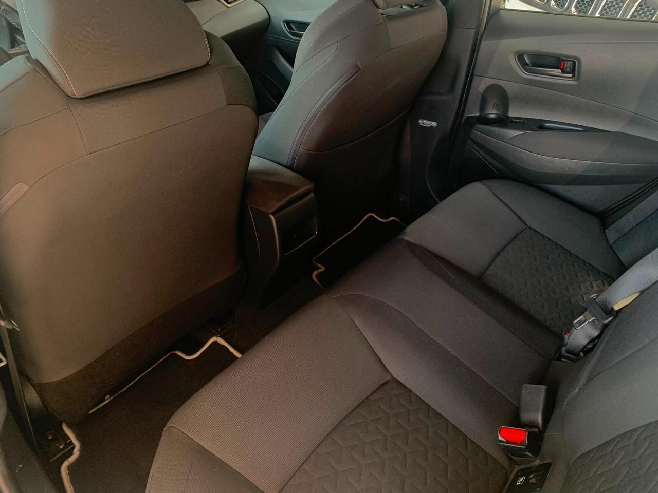 Toyota Corolla 1.8 Hybrid Business *IVA DEDUCIBILE*