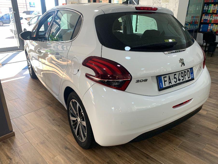 Peugeot 208 PureTech 82 5 porte Allure