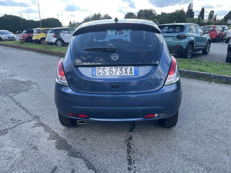 Lancia Ypsilon 1.0 FireFly 5 porte S&S Hybrid Platino