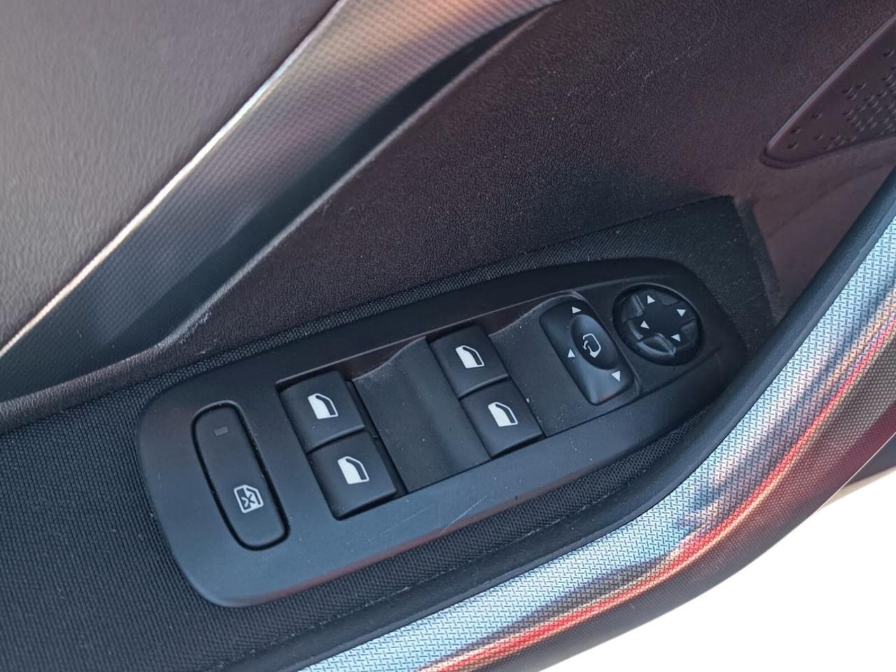 Peugeot 2008 PureTech Turbo 110 S&S Allure