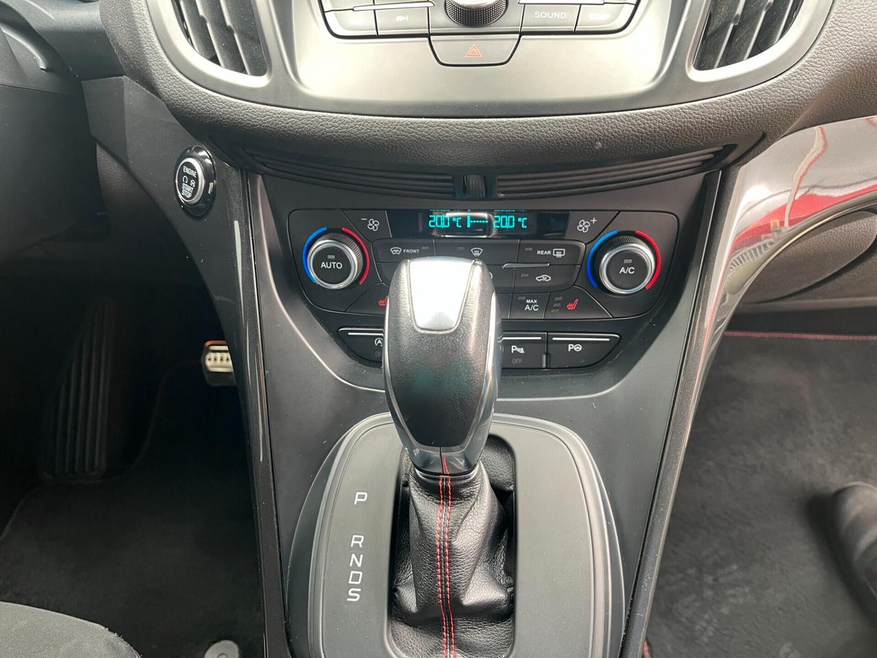 Ford Kuga 2.0 TDCI 150 cv 4WD Powershift ST-Line